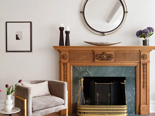33 East 70th Street 9D image 2 of 13