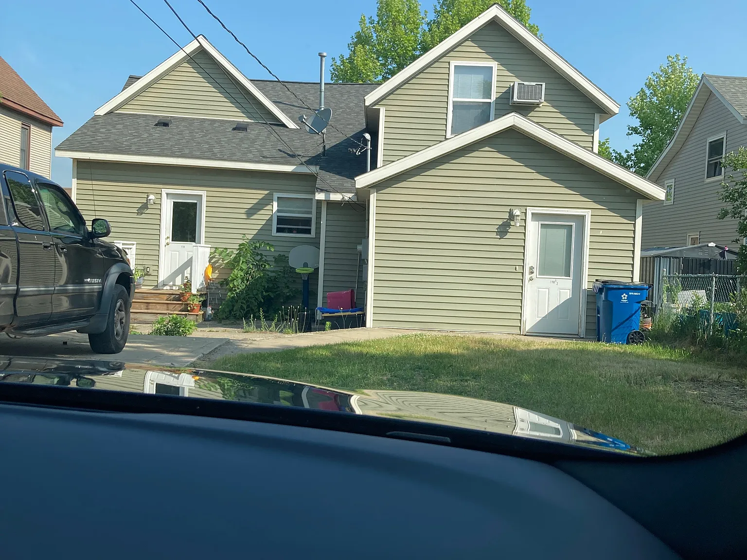 2 bed, 850 sqft, $1,100 — Photo 1