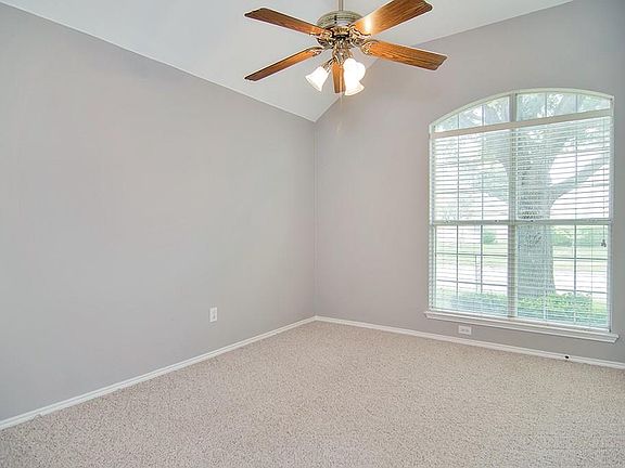 5th image of 4206 Primrose Dr