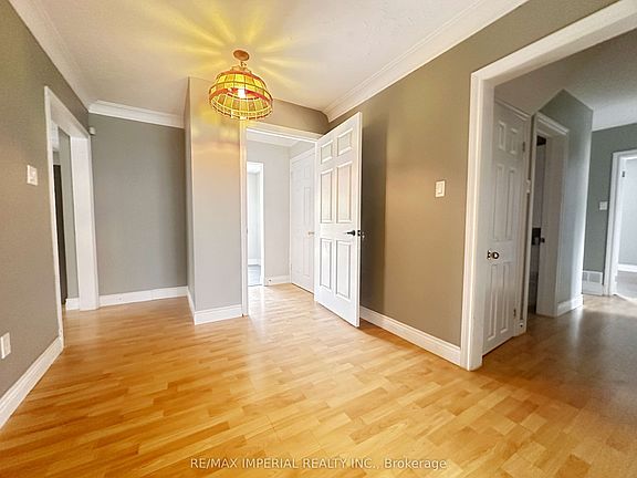 5th image of 1765 Appleview Rd