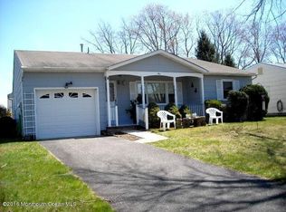 1 Hatfield Rd, Toms River, NJ 08757