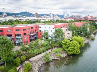 730 NW Naito Pkwy APT E18, Portland, OR 97209