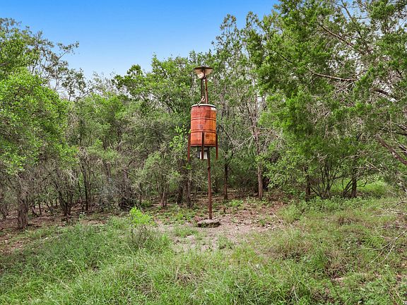 3rd image of 1014 N-Bar Ranch Rd