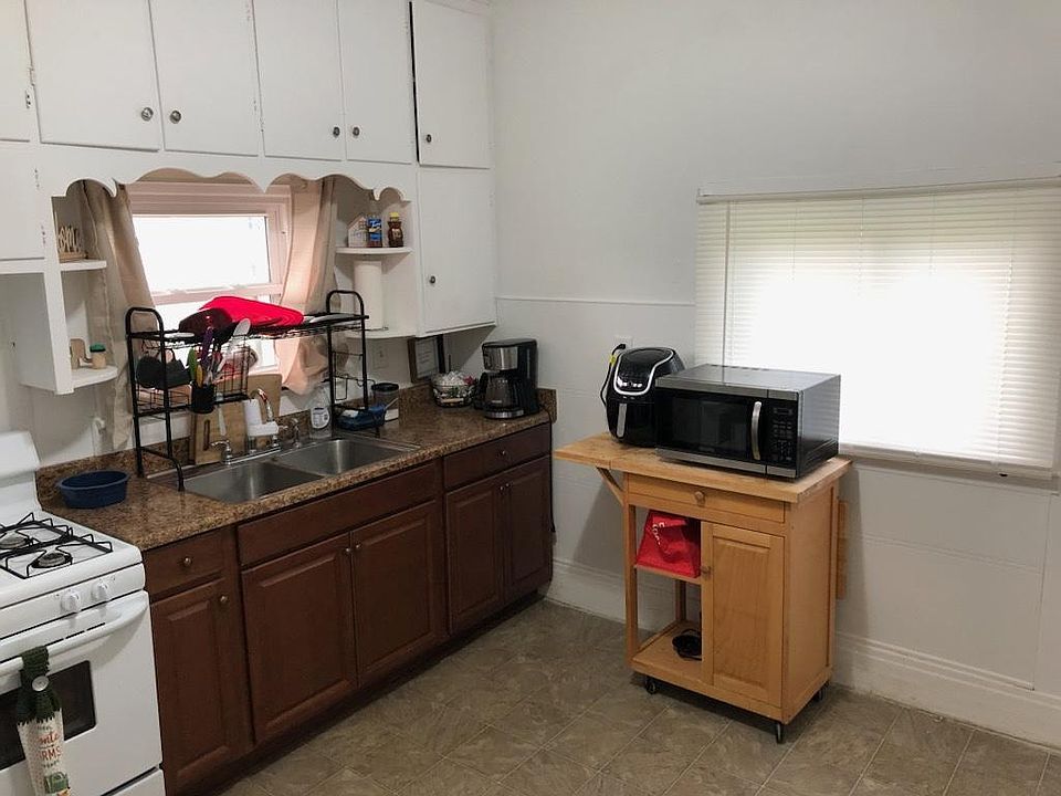 1st image of 347 Franklin St #347
