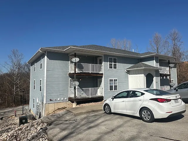 1045 Redbud Rd #A7 — Photo 2