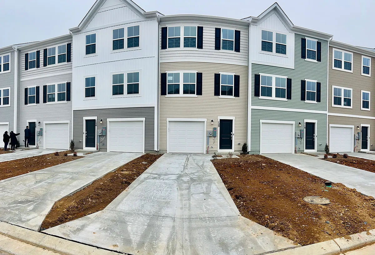 Building Photo - 120 Canning Rd #102