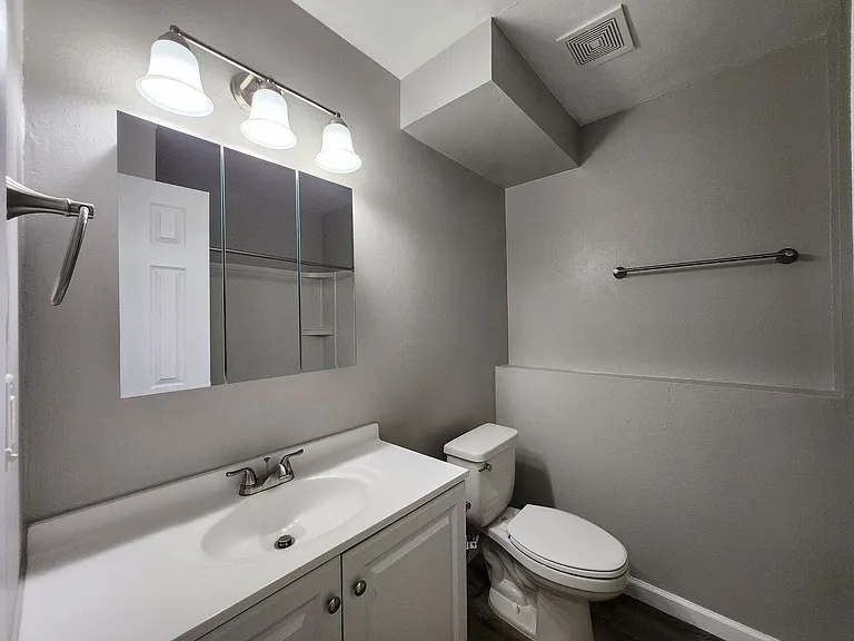 2922 Straus Ln #D — Photo 10