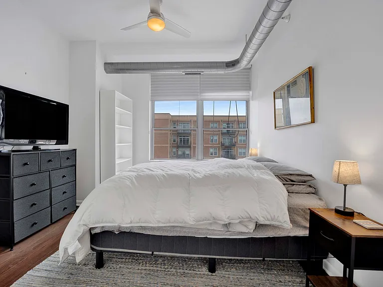1200 W Monroe St #412 — Photo 15
