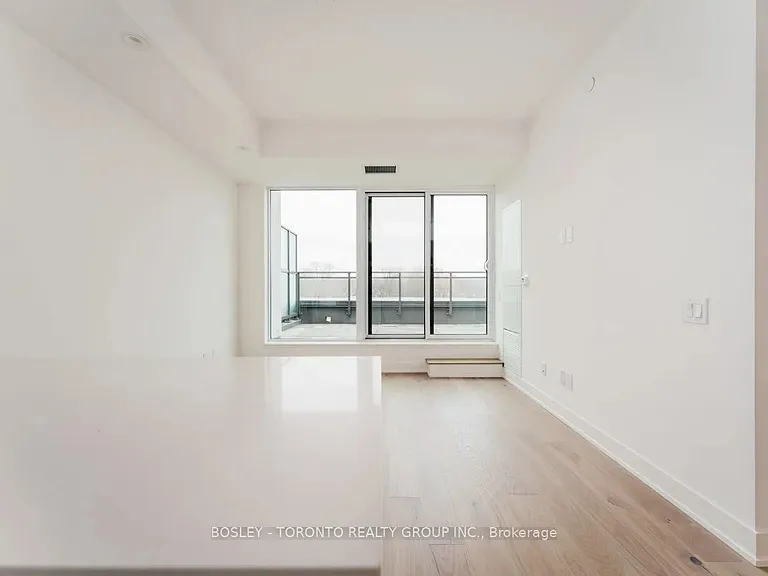 1285 Queen St E #504 — Photo 21