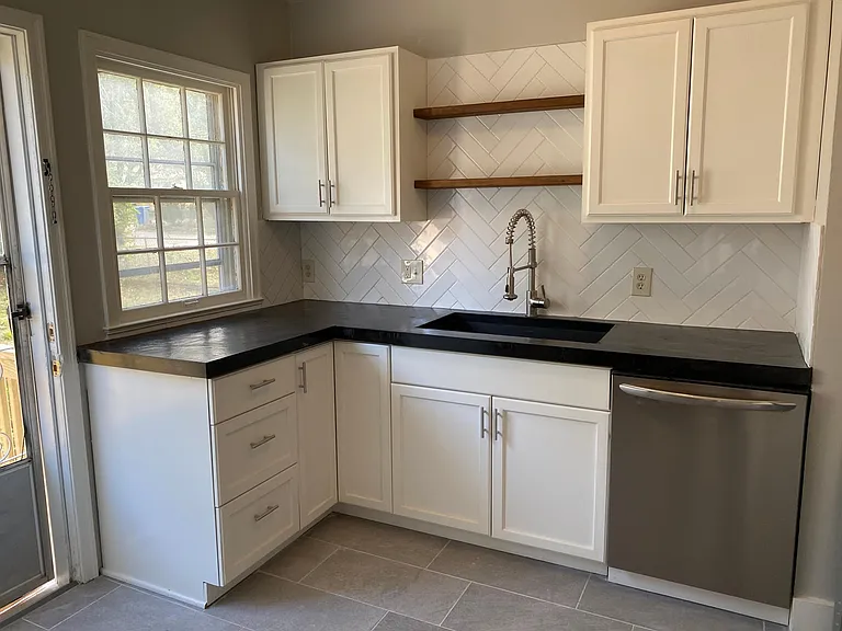 738 SW High Ave — Photo 6