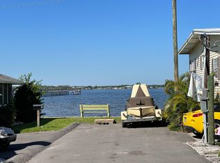 1 Riverview Ln, Bradenton, FL 34208