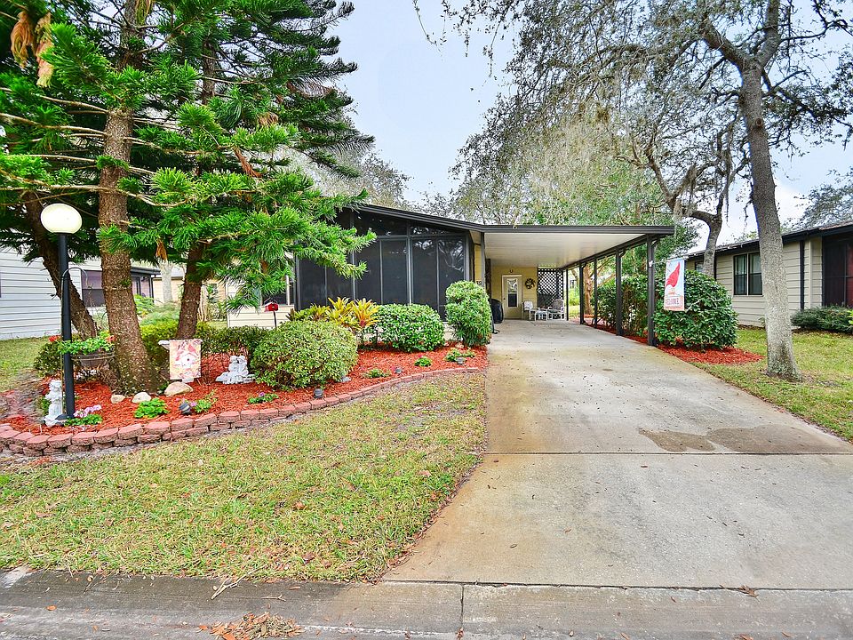1st image of 39 Horseshoe Falls Dr