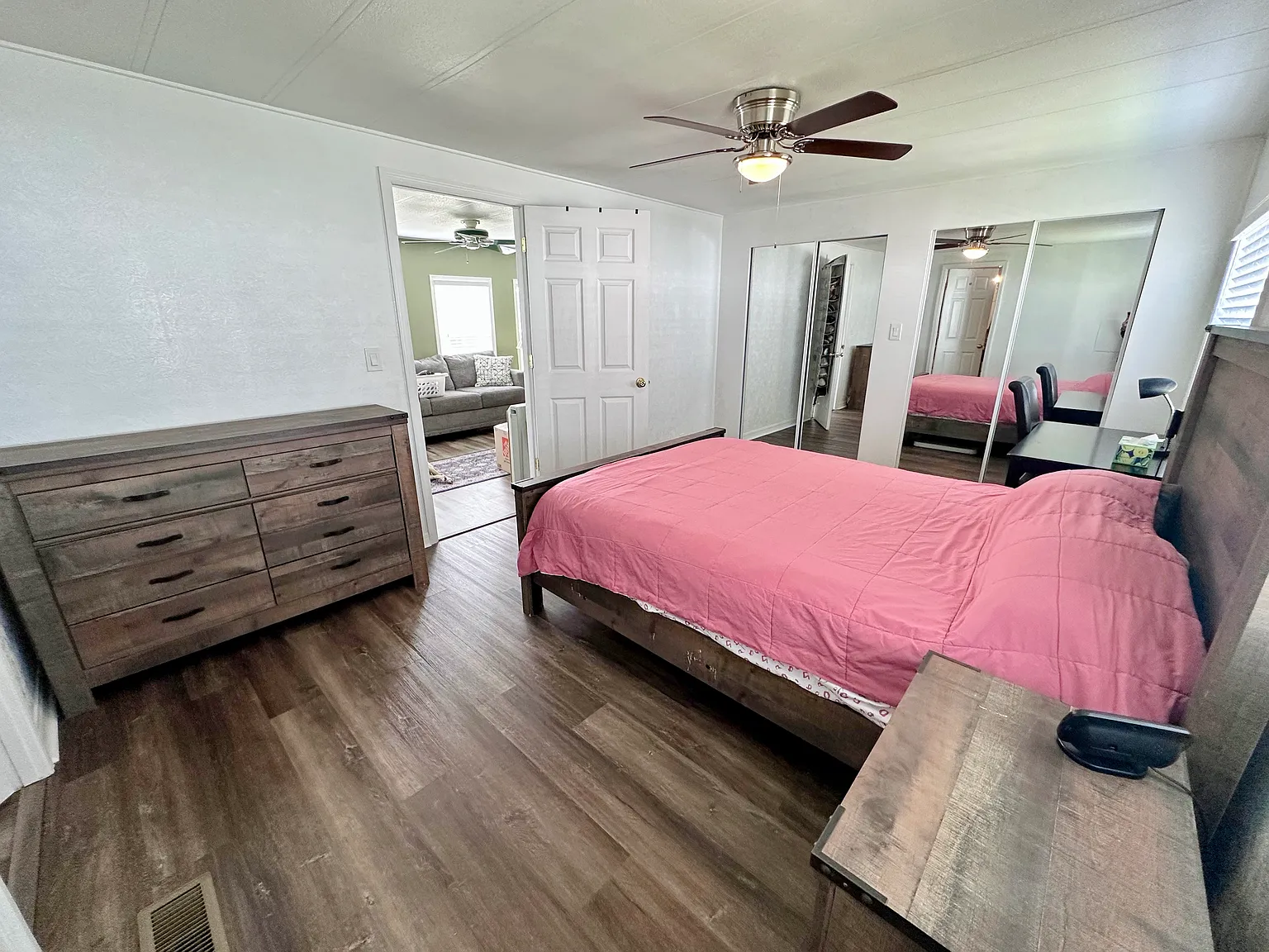 2 bed, 1488 sqft, $2,600 — Photo 3