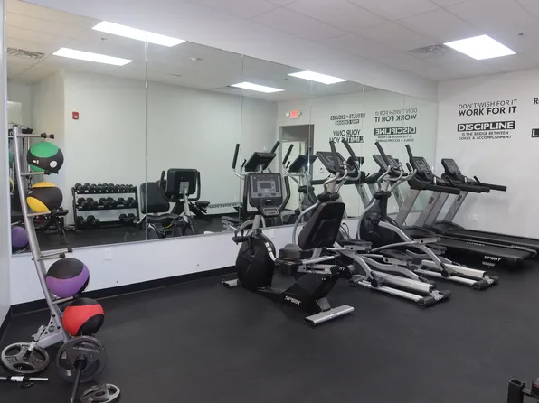 305 West Side Avenue image 19 of 22