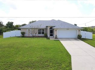 1030 NE 15th Ln, Cape Coral, FL 33909