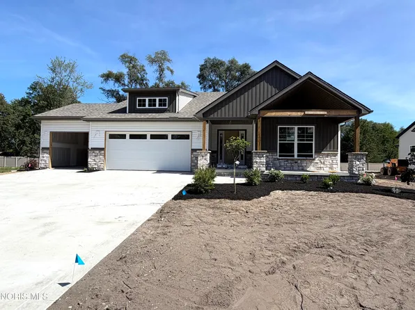 34 Victory Ln, Holland, OH 43528