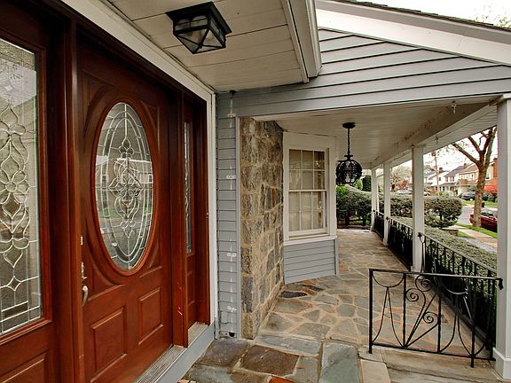 Stone, Wroght Iron Details