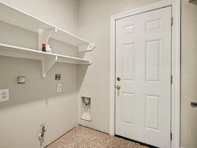 3808 Armand Dr — Photo 17