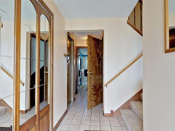 3rd image of 1660 Sherman Dr