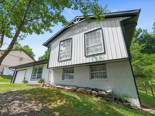 8236 Carla Dr, Ashland, KY 41102