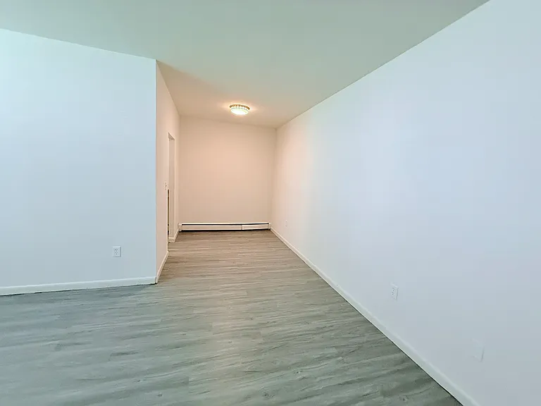 23 Oakwood Ave — Photo 7