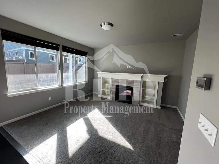 3887 Portside Dr — Photo 17