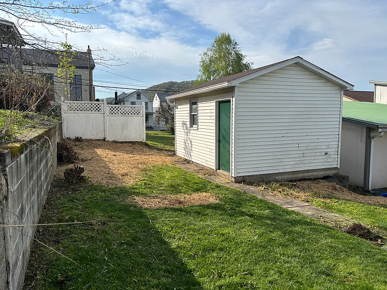 423 Church St — Photo 32