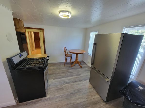 1006 1/2 Kosciusko St, Manistee, MI 49660