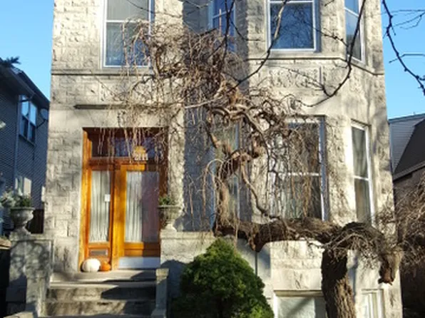 2111 N Kedzie Blvd #1F, Chicago, IL 60647