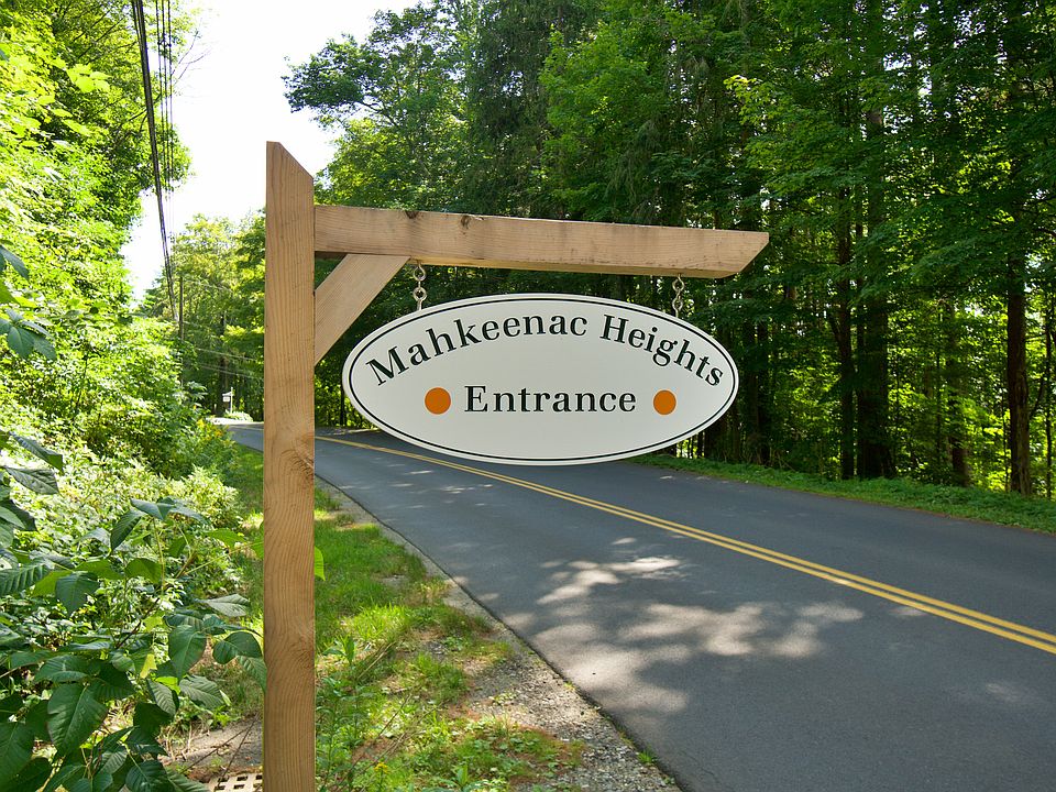 18 Mahkeenac Heights