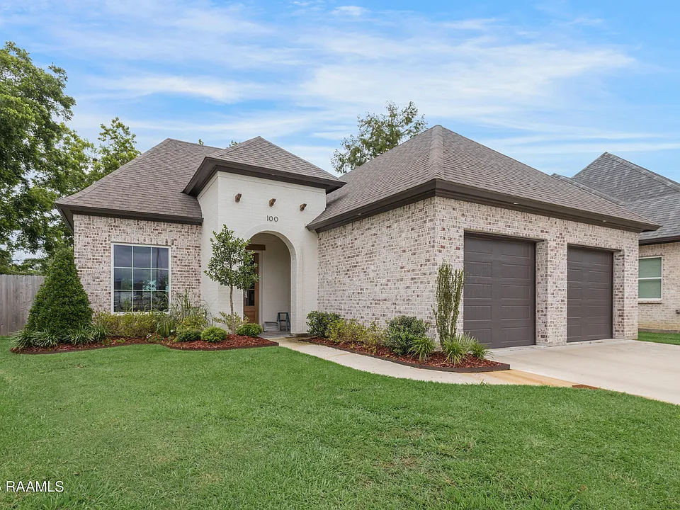 100 Sanctuary Ln