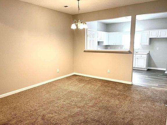 5th image of 104 Hawkeye Ln