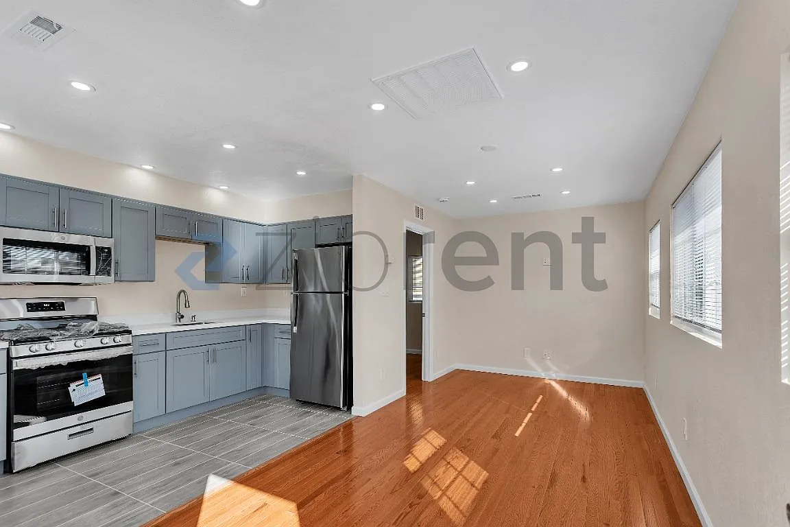 1 bed, 450 sqft, $2,100 — Photo 1