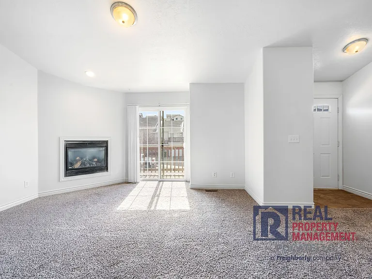 295 La Valle Strada — Photo 8