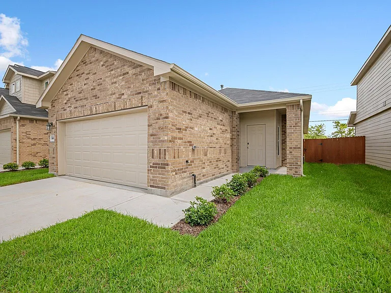 13304 Nabob Dr — Photo 2