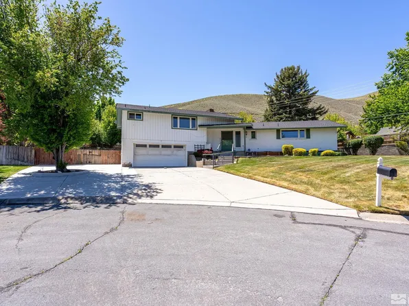 8 Crest Dr, Carson City, NV 89703