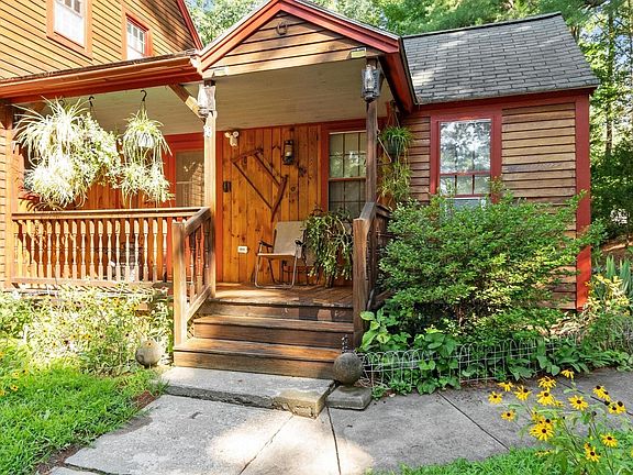 2nd image of 38 Laurelwood Rd