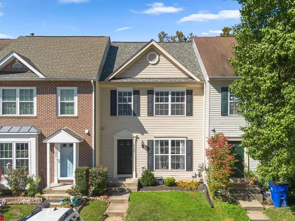 6108 Pine Crest Ln, Frederick, MD 21701