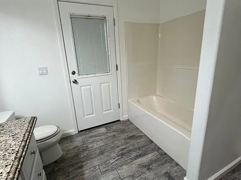 2724 Tecopa Ave — Photo 20