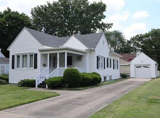 303 W 15th St, Sterling, IL 61081