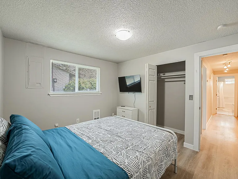 8419 Quinault Dr NE — Photo 29