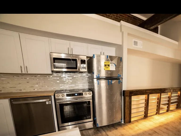 522 E 13th St #4 — Photo 4
