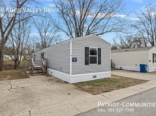 20 Amos Valley Dr, Springfield, IL 62702