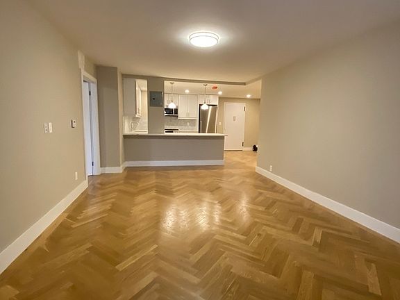 3rd image of 305 E 86th St #4EE