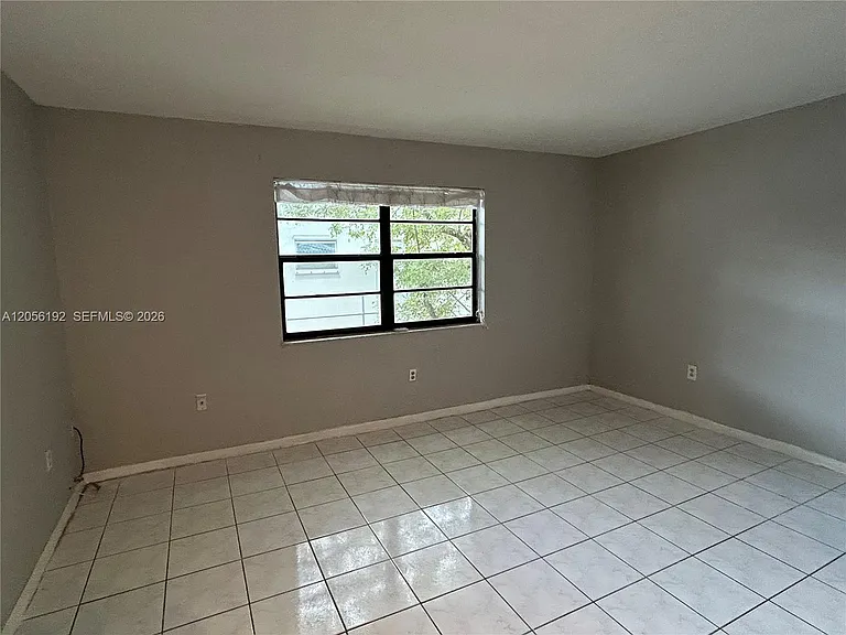1925 Madison St #14 — Photo 9