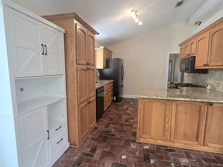 17656 Chasefield Ave — Photo 2