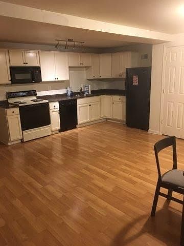 SPACIOUS KITCHEN - OPEN CONCEPT