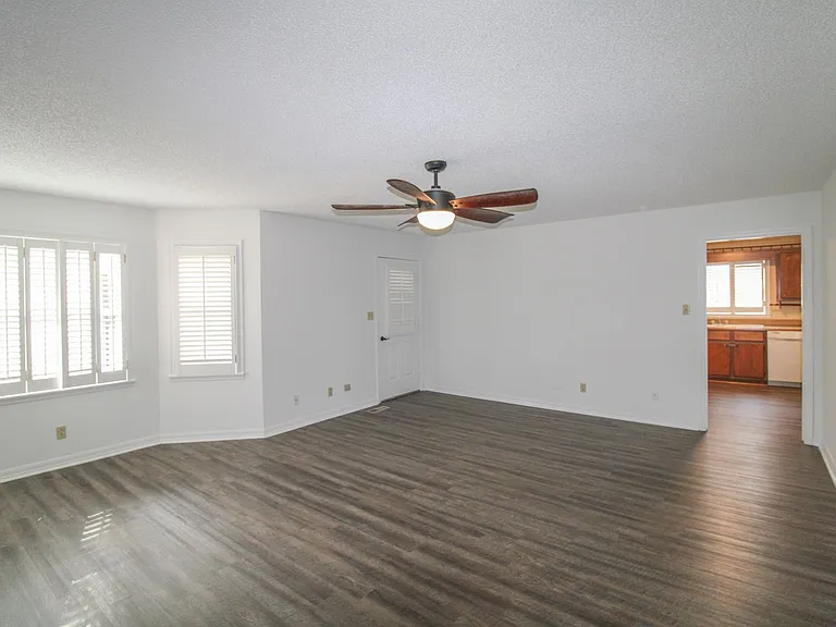 530 Rose St — Photo 7
