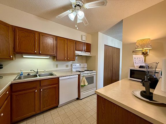 4th image of 7600 Golden Valley Rd APT 305