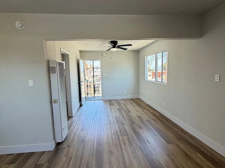 7830 S Western Ave — Photo 8